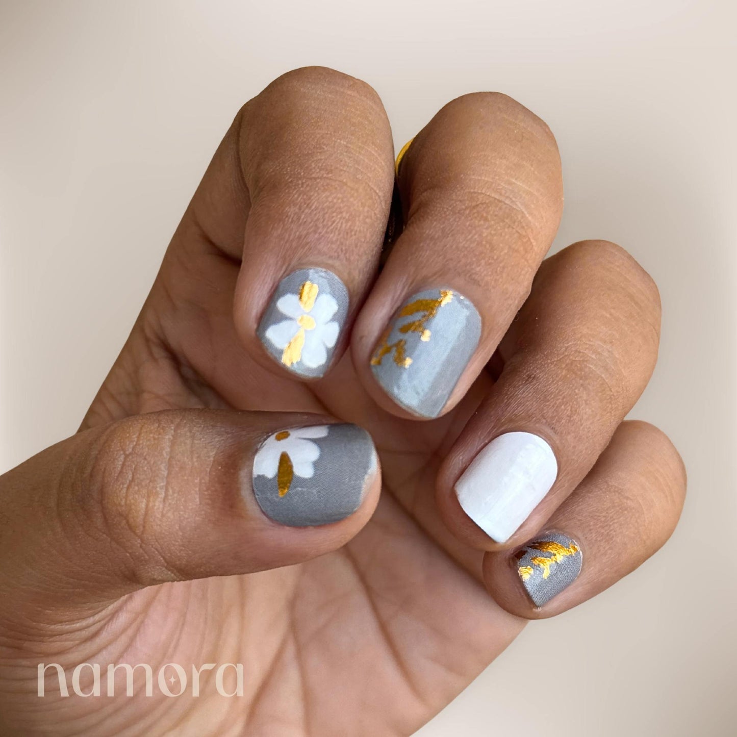 Tokyo Daisy Nail Wraps